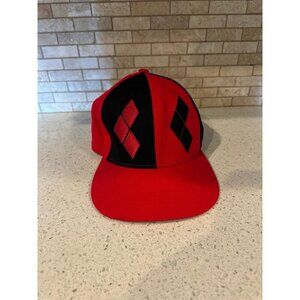 Mens DC Comics Harley Quinn Red Black Split Colorblock Diamonds Snapback Hat Cap